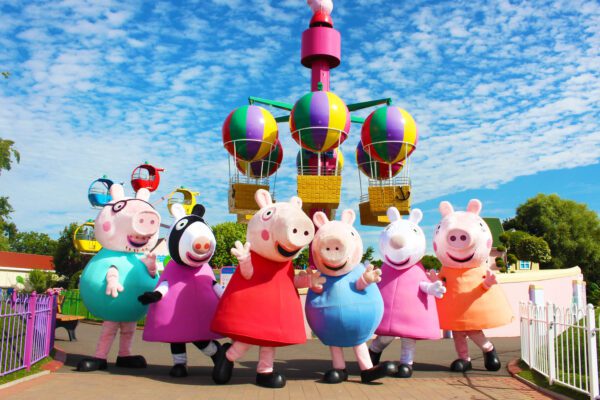 Staying oink-line: New mast at Paultons Park, home of Peppa Pig World, enhances mobile connectivity for visitors and staff